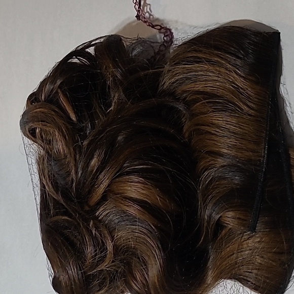 Hair Extensions with Clips - Picture 4 of 6